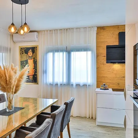 アパート Ipm Kaštela